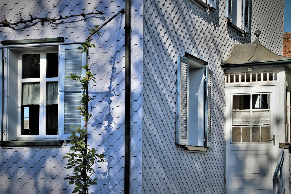 Perché in Nord Europa stanno abbandonando il cappotto termico per una soluzione più calda ed economica